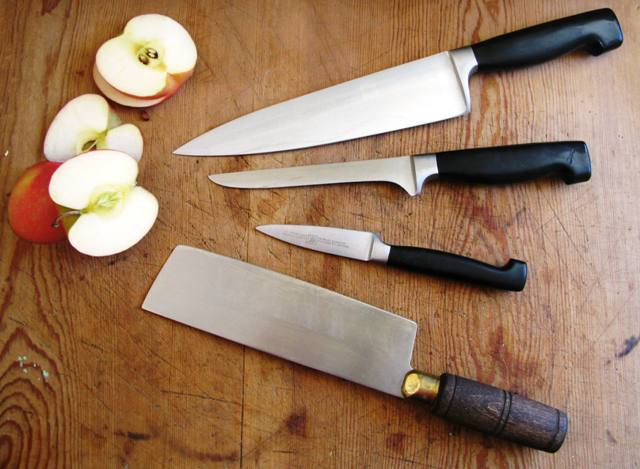 Various kitchen knives